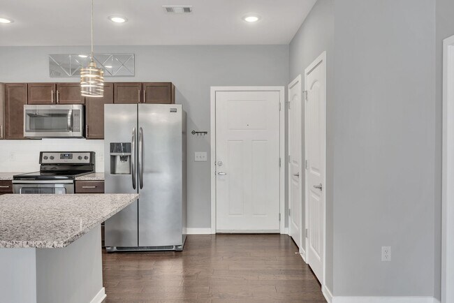 Building Photo - 1122 Litton Ave