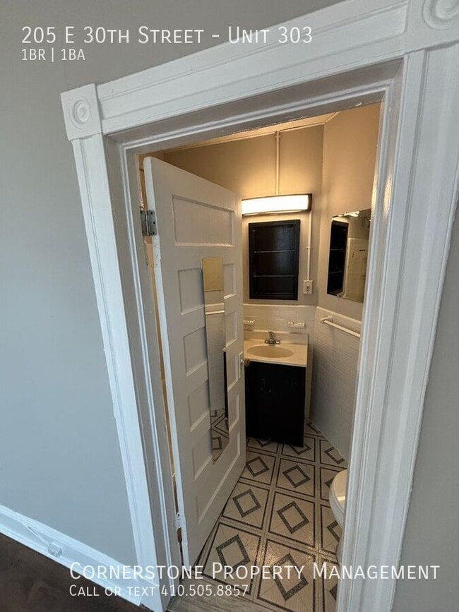 Building Photo - 205 E 30th St