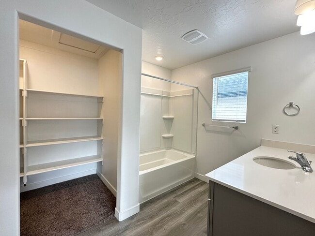 Building Photo - Great Lehi Home Now Available!