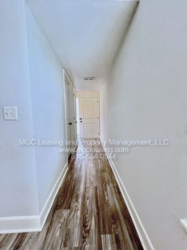 Building Photo - Timber Trails Townhomes | Available Now & Ready for Tours