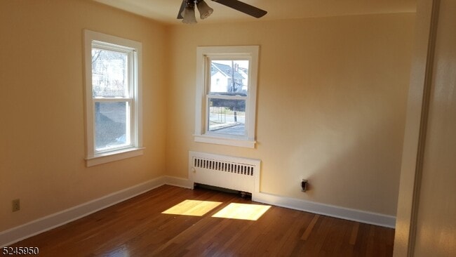 Building Photo - 204 Spruce St