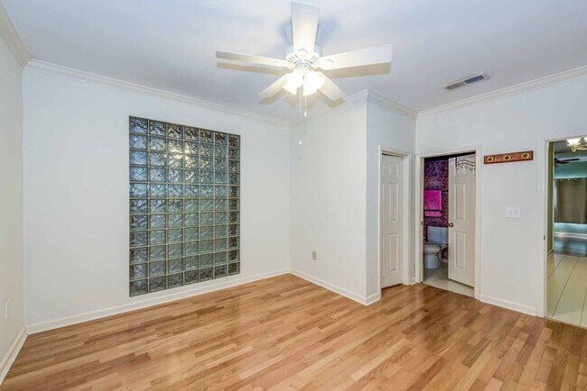 Building Photo - 2161 Peachtree Rd