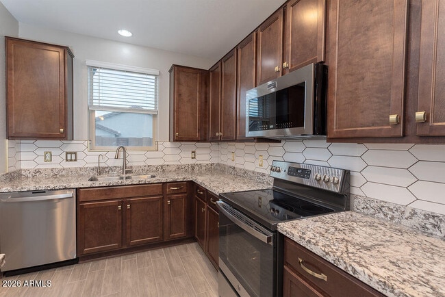 Building Photo - 14341 W Smoketree Dr