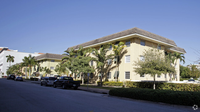 Building Photo - San Remo Apartments