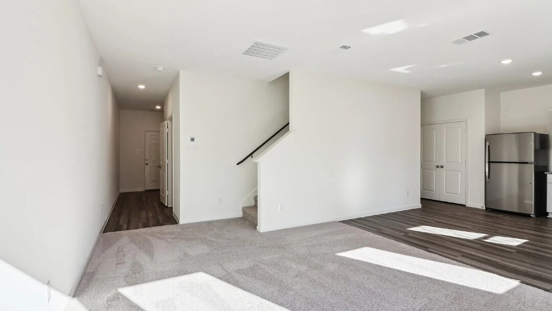 Building Photo - 112 Connecticut Ct