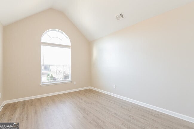 Building Photo - 675 Moonlight Way