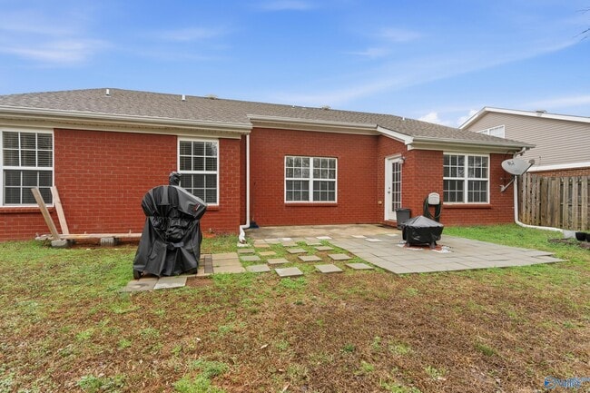 Building Photo - 124 Carillo Ln