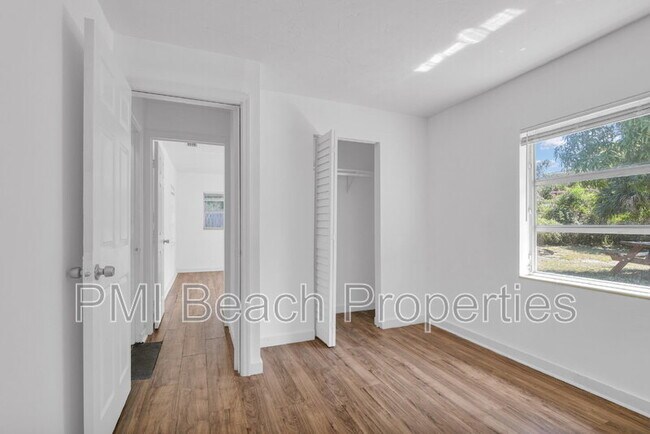 Building Photo - 522 18th St