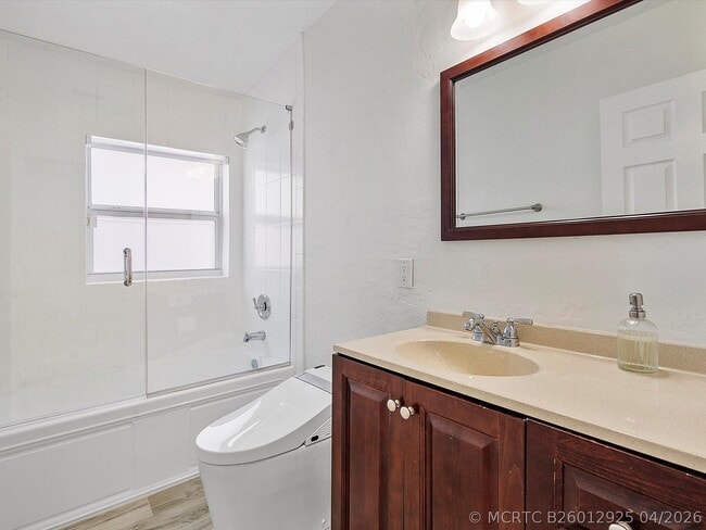 Building Photo - 411 Poinciana Dr