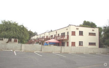 Building Photo - 1685 N Summit Ave