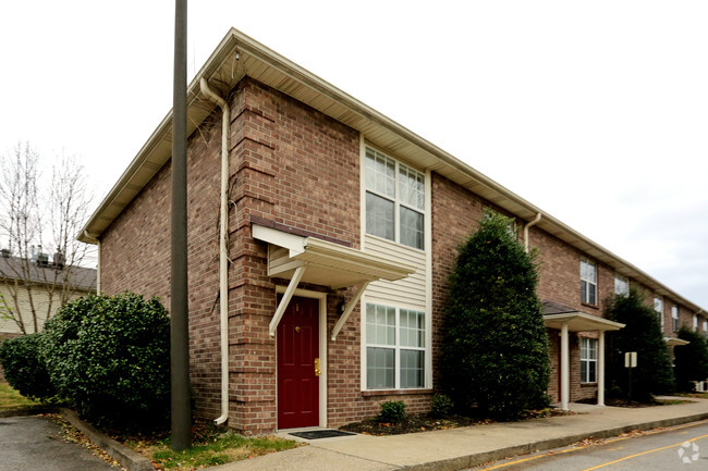 Building Photo - Auburn Place Town And Garden Homes