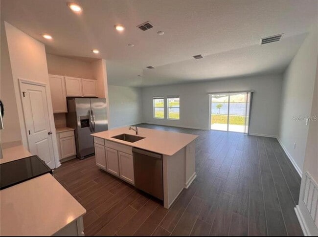 Building Photo - 5010 Worchester Dr