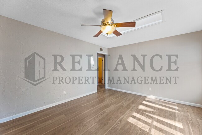 Building Photo - 420 Benway St