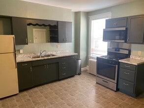 Building Photo - 624 E King St