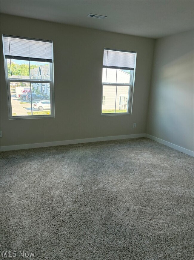 Building Photo - 1288 Divot Cir