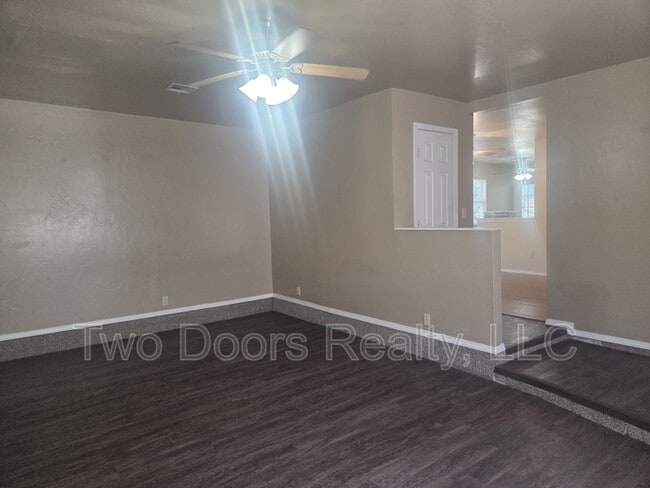 Building Photo - 405 Armstrong St