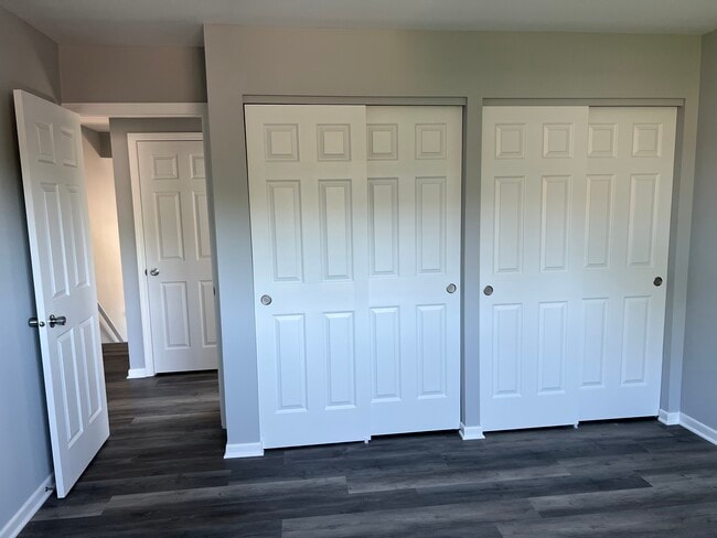 Building Photo - 385 Dover Ln