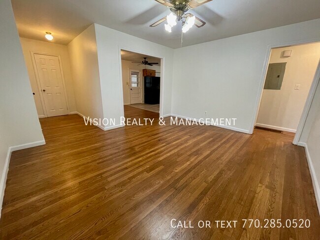 Building Photo - 6328 Oakview Ln