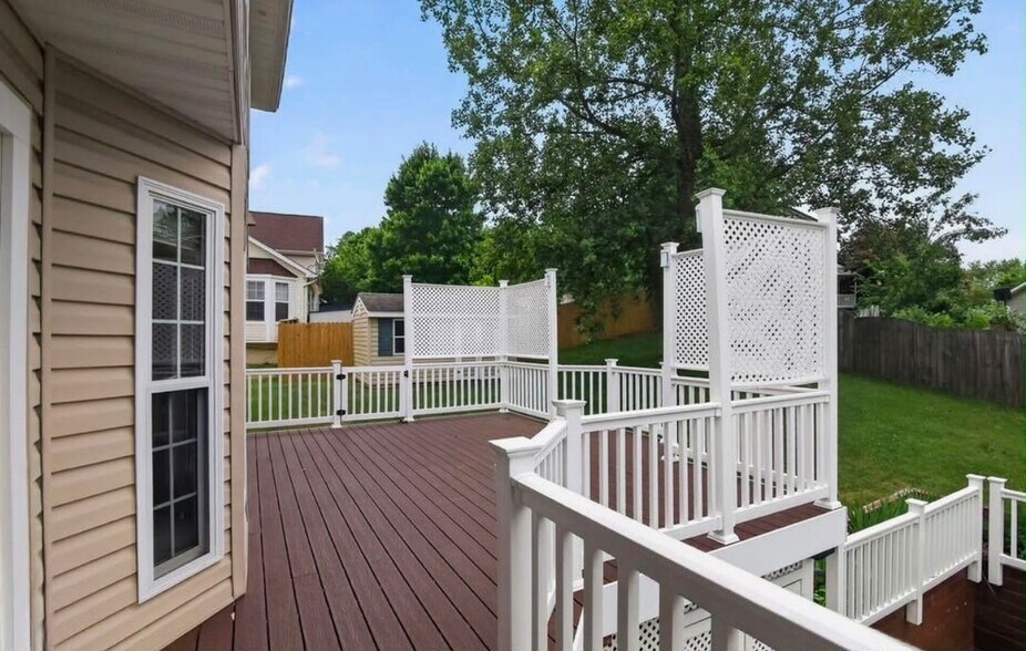 Building Photo - 37 Thornberry Ln