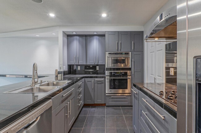 Building Photo - 7931 E San Miguel Ave