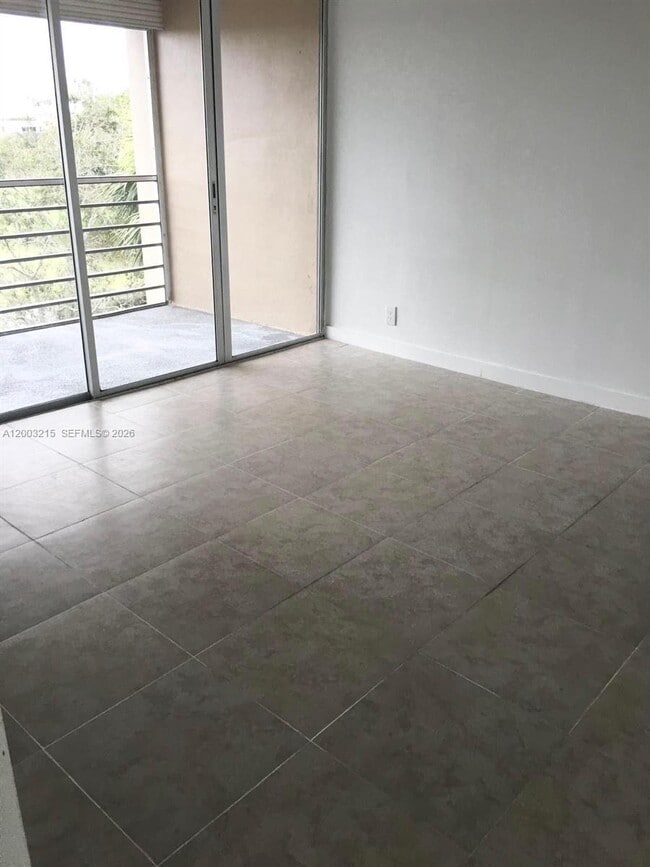 Building Photo - 9431 Live Oak Pl