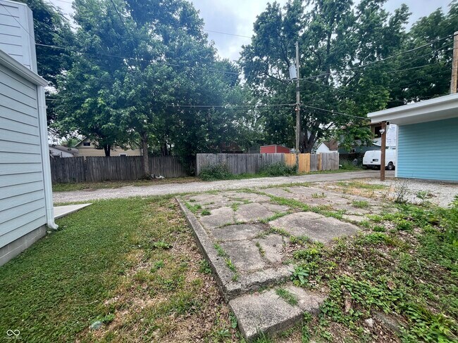 Building Photo - 2114 S Woodlawn Ave