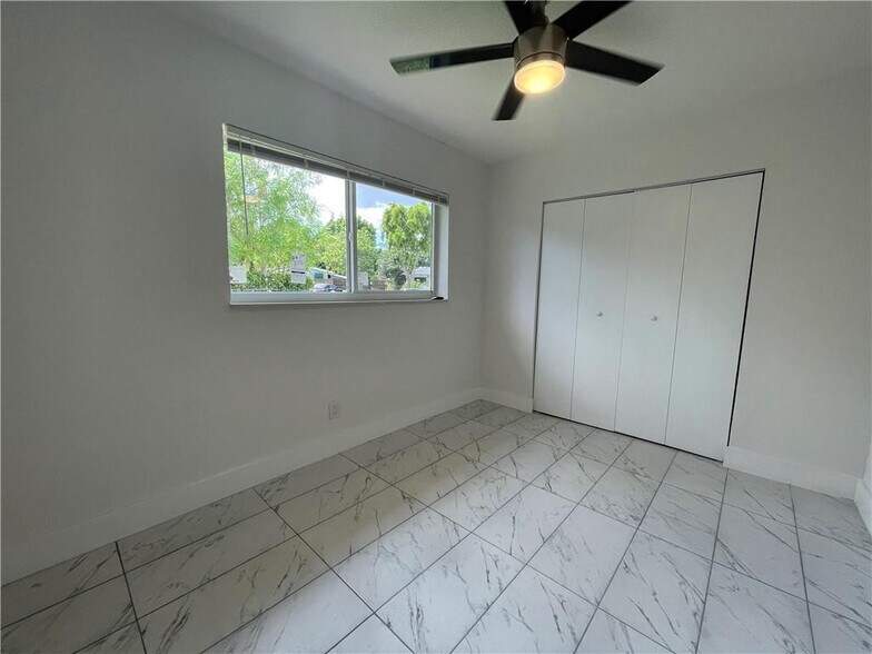Building Photo - 1131 NW 15th Ct