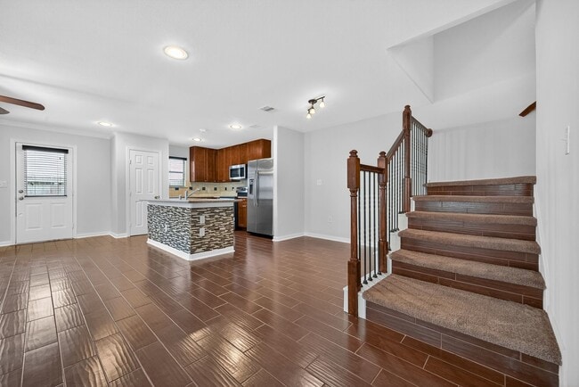 Building Photo - 6115 Shadow Isle Ln