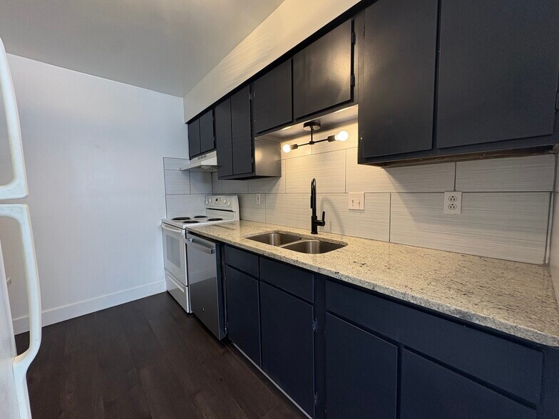 Building Photo - 30 Emery Way