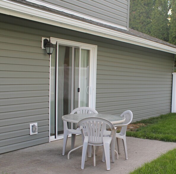 Building Photo - 1420 NW Deane St