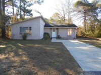 Building Photo - 3 bedroom home located in Pine Valley Estates