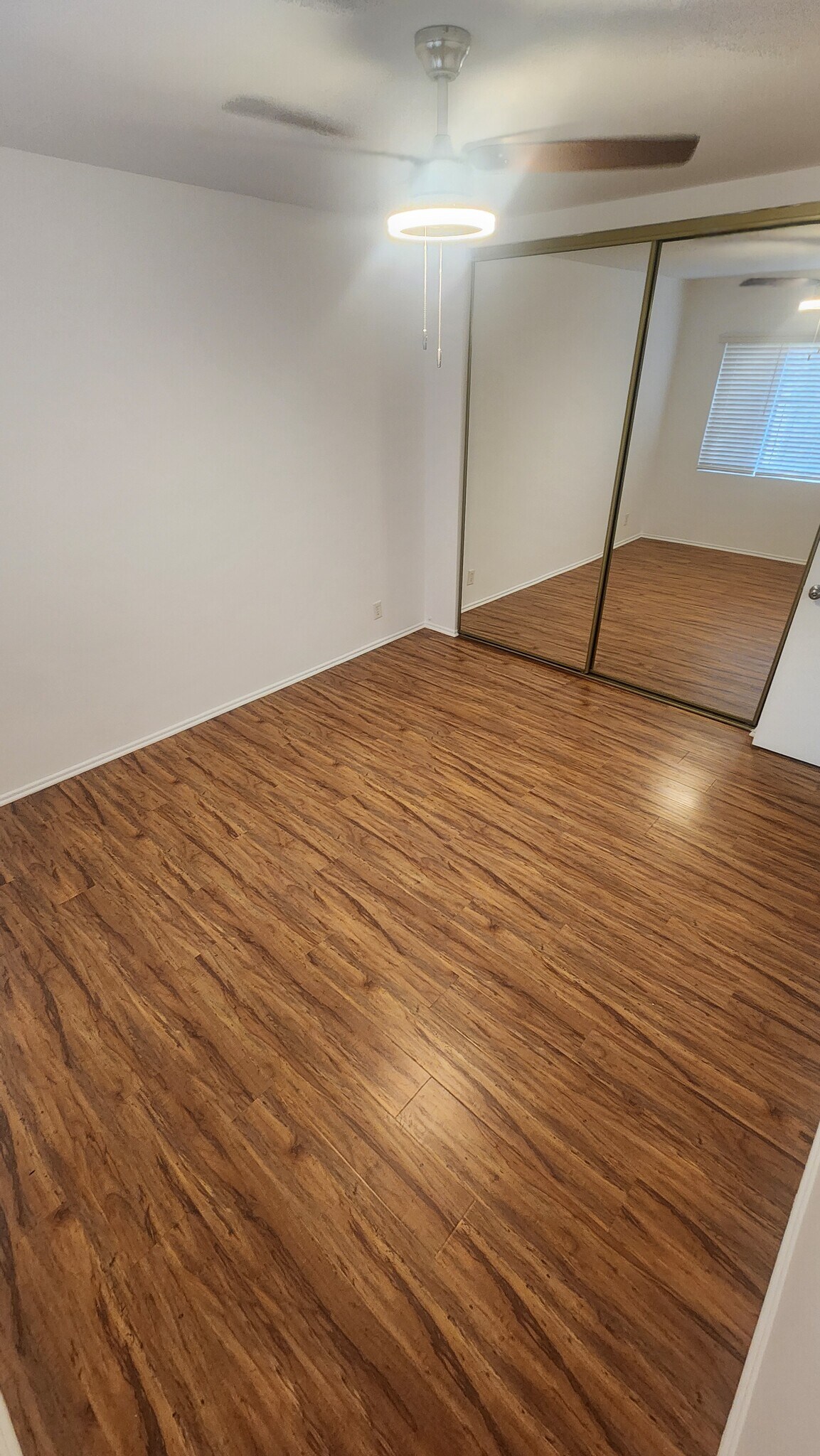 Building Photo - 14804 Dickens St