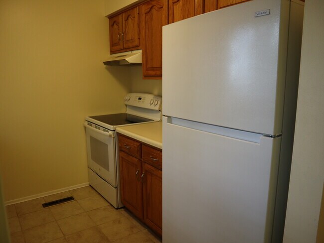 Building Photo - 951 Barclay Ln