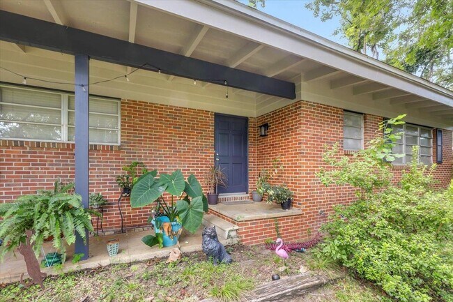 Building Photo - 1612 Hasosaw Nene