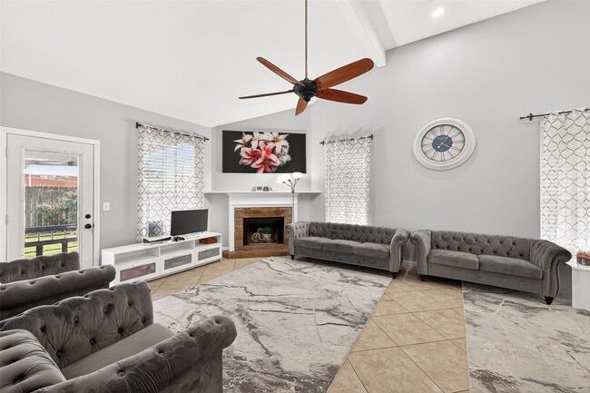 Building Photo - 20135 Golden Mesa Dr