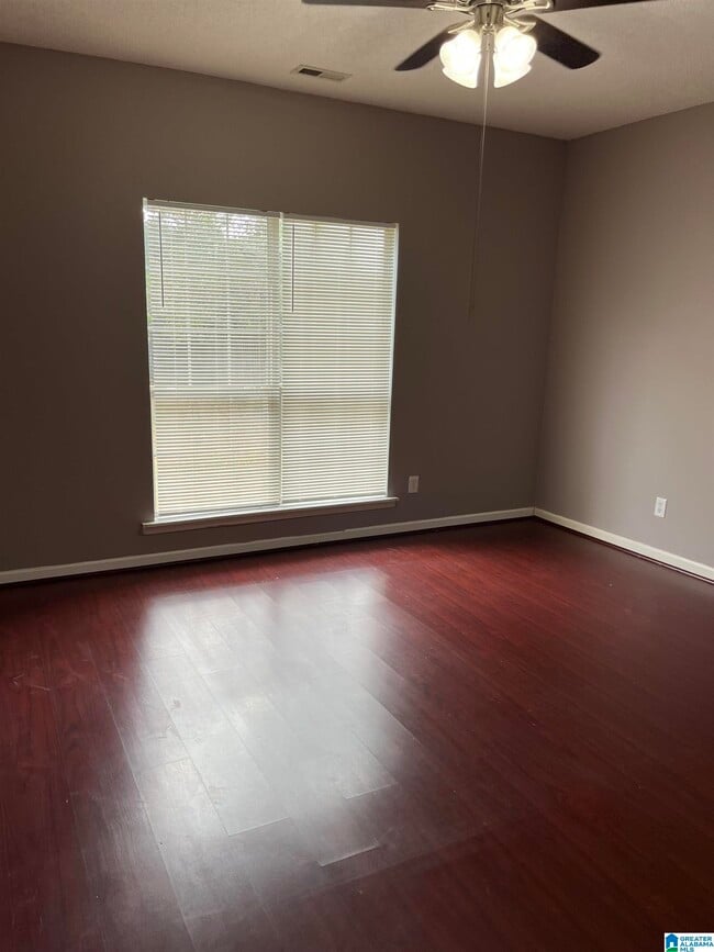 Building Photo - 996 McAllister Dr