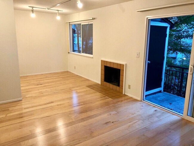 Building Photo - 36 Emery Bay Dr