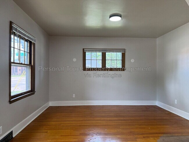 Building Photo - 704 8th St S