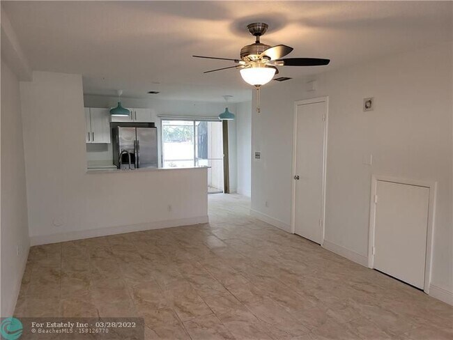Building Photo - 2828 Edgehill Ln
