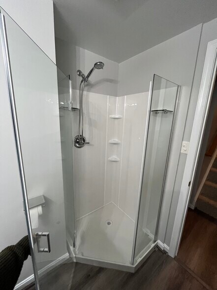shower with handheld - 500 Meadow Hall Dr