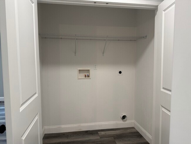 Building Photo - 19 Kashmirs Way