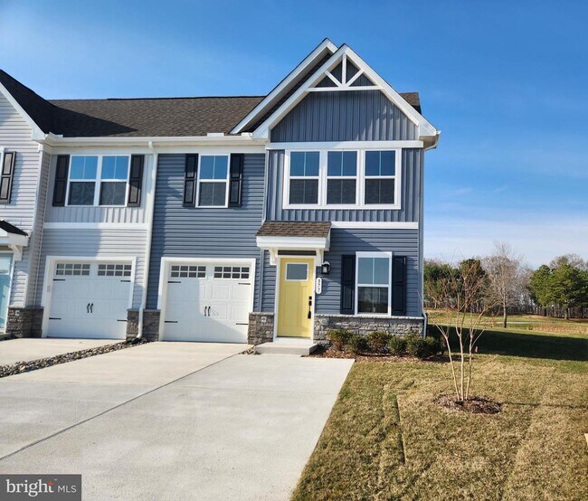 Building Photo - 377 Waterside Sq