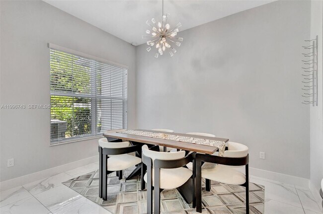 Building Photo - 4921 Pointe Midtown Way