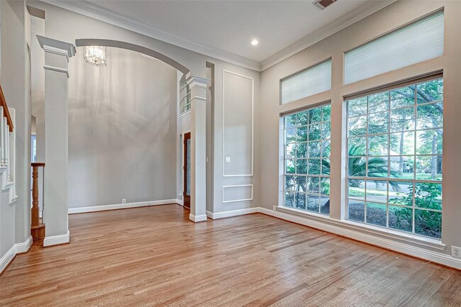 Building Photo - 24118 Bay Hill Blvd