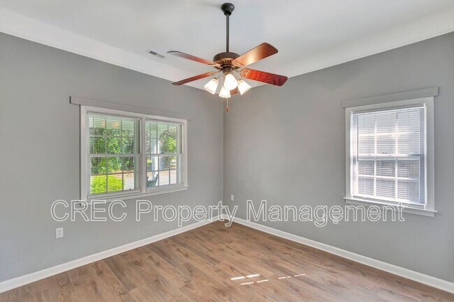 Building Photo - 204 S Hampton St