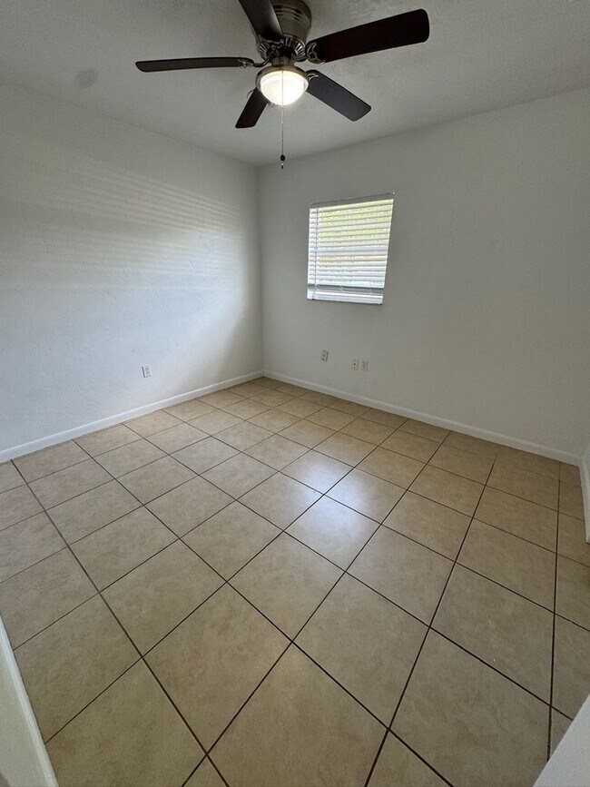 Building Photo - 1643 NE 70th St