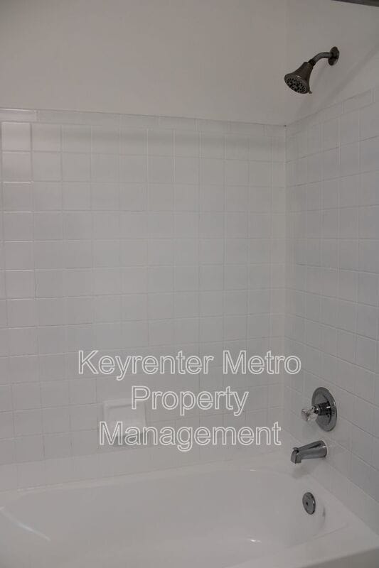 Building Photo - 13800 Fareham Ln
