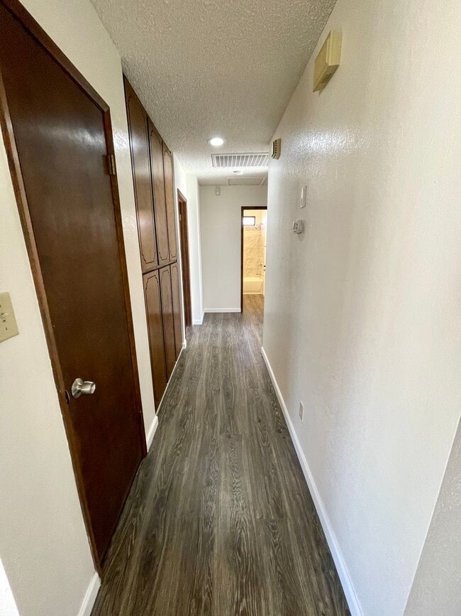 Building Photo - Newly Remodeled 3 Bedroom Home off of Hancock Rd!