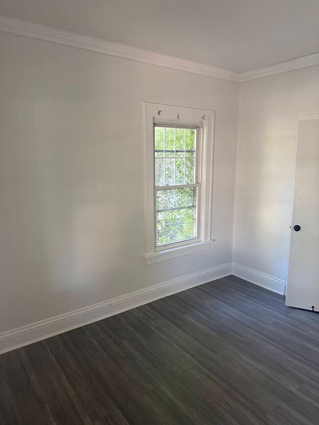 Building Photo - 3006 South Dakota Ave NE