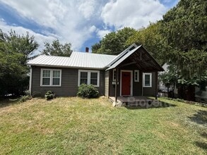 Building Photo - 2232 Ivy Ave